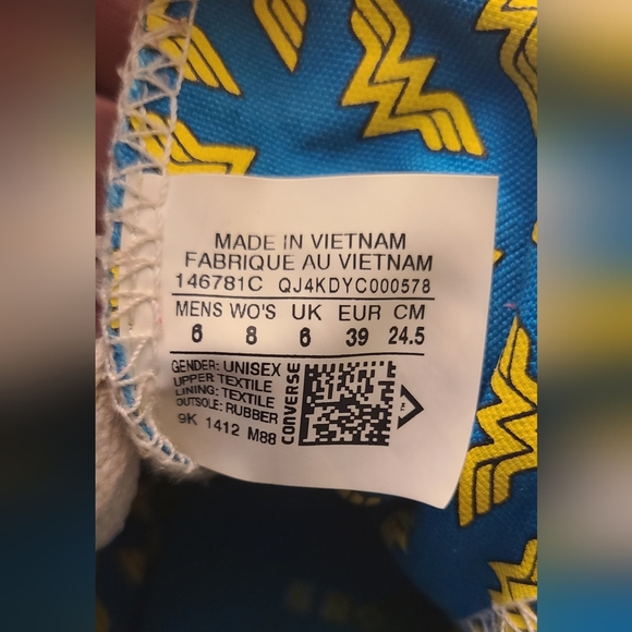 Limited Edition RARE Wonder Woman Converse high-tops - Picture 9 of 11